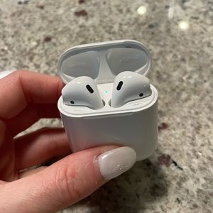 AirPods